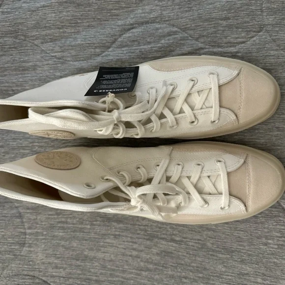 Chuck Taylor’s converse new with box - Picture 6 of 10